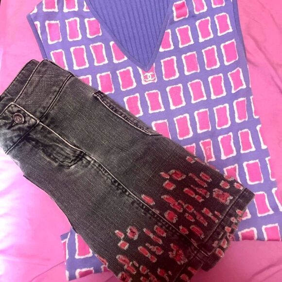 AUTHENTIC VINTAGE CHANEL PINK PURPLE ICONIC TOP & MATCHING DENIM SKIRT 36-38 - Picture 1 of 16